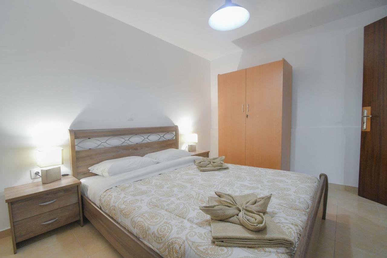 The Olive Garden House Villa ฮารากิ ภายนอก รูปภาพ